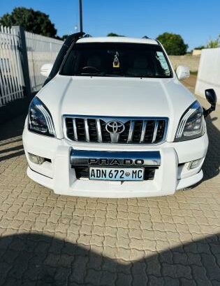 *Toyota Prado*  Ano 2004 Motor 3.4cc Leather seats  AC Full House 5 portas Pneus novos Spotlights  Escadas laterais   *825.000.00 MT*  📍Maputo-Cidade