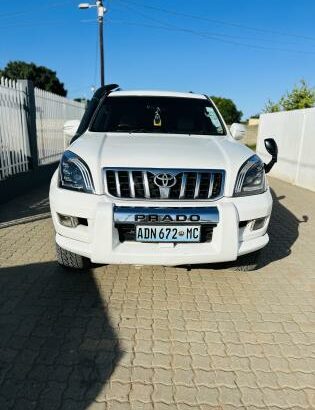 *Toyota Prado*  Ano 2004 Motor 3.4cc Leather seats  AC Full House 5 portas Pneus novos Spotlights  Escadas laterais   *825.000.00 MT*  📍Maputo-Cidade