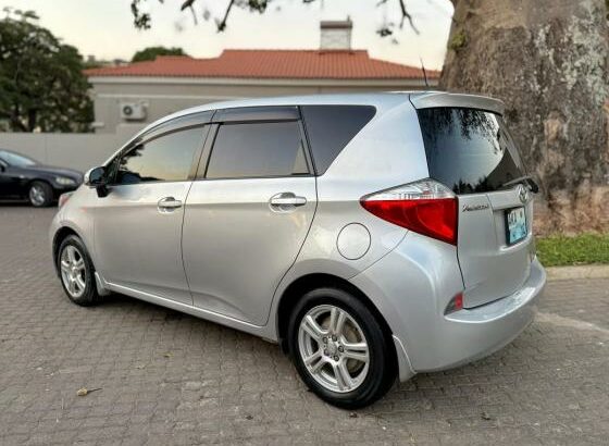 Toyota Ractis 2011 1.5