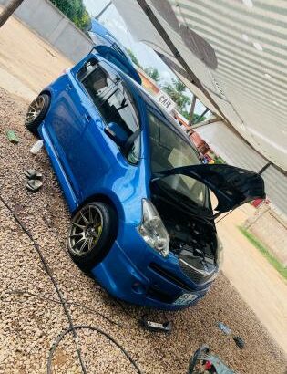 *Toyota Ractis*   2008 1.500 Cc  Ac tipo Rússia  Gasolina  Automático  Tiptronic  Suspensão intacta  Start botão  Aparelho Fm/CD/DVD Câmera de retagua