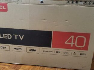 TV TCL de 40 polegadas conectada a uma TV box android.
