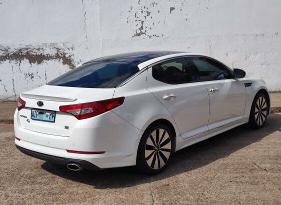 Kia Optima com Duplo Sunroof