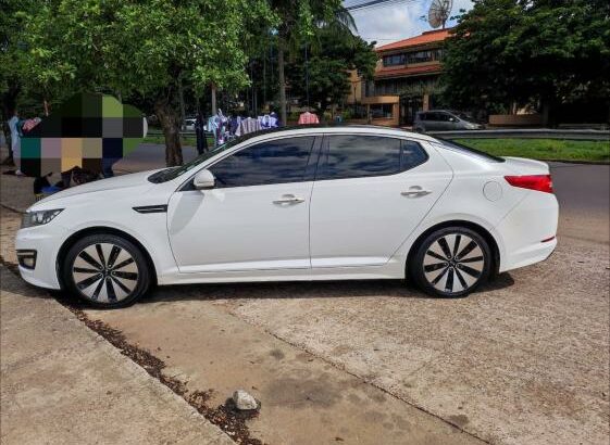Kia Optima com Duplo Sunroof