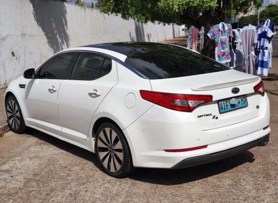 Kia Optima com Duplo Sunroof