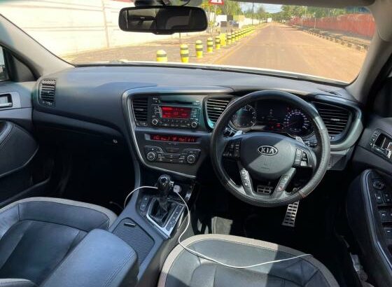 Kia Optima com Duplo Sunroof
