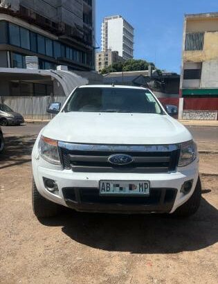 Ford Ranger XLT 2013 com Canopy