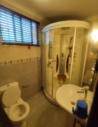 Arrendamento de Moradia T4 no bairro central perto do comando da Cidade