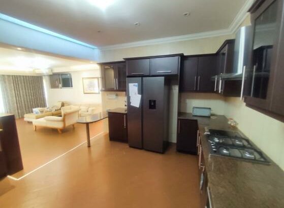 Arrendamento de Moradia T4 no bairro central perto do comando da Cidade