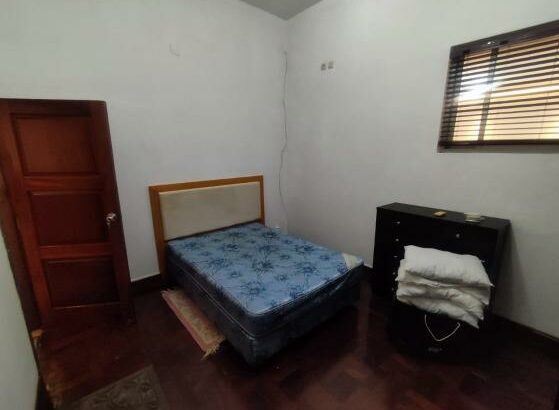 Arrendamento de Moradia T4 no bairro central perto do comando da Cidade