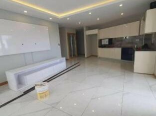 arrendo apartamento T2 no condomínio deco assus Av. marginal próximo marés