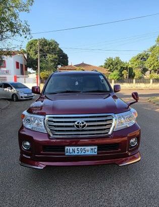 Toyota | Land Cruiser 200 | 2013 | Recém-importada 🎁