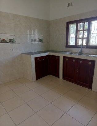 Vende-se está bela Vivenda, Tipo3 no bairro de laulane