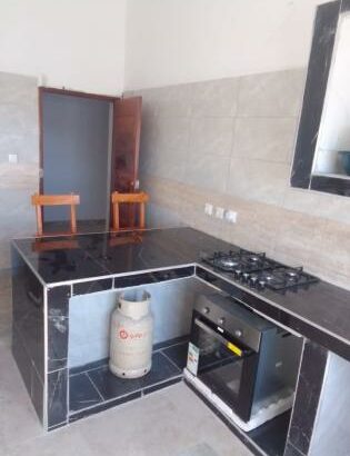 Arrenda-se Casa/house rent Vilankulos(T3 quartos, cozinha, forno/gileira/fogão WC/chuveiros) 862955559