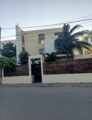 Arrenda-se este bela Moradia, tipo4 no bairro da costa do sol triunfo