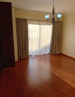 Arrenda-se este bela Moradia, tipo4 no bairro da costa do sol triunfo