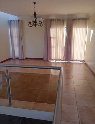 Arrenda-se este bela Moradia, tipo4 no bairro da costa do sol triunfo