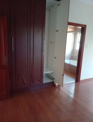 Arrenda-se está bela Moradia, tipo4 no bairro da costa do sol triunfo