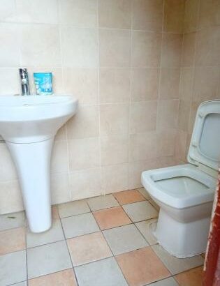 Arrenda-se está bela Moradia, tipo4 no bairro da costa do sol triunfo