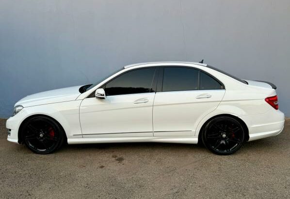 acaba de chegar Mercedes Benz