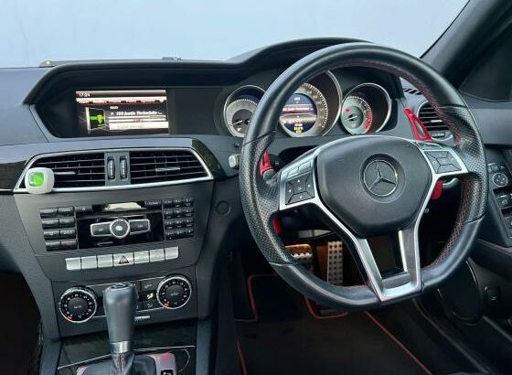 acaba de chegar Mercedes Benz