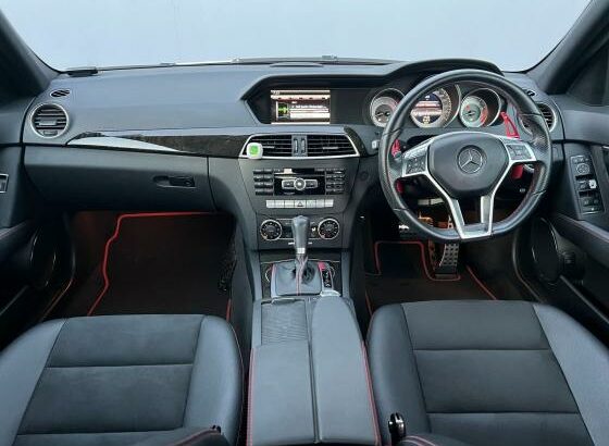 acaba de chegar Mercedes Benz