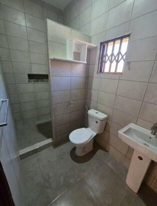 Arrenda-se Casa Tipo 2 na Circular Matola Gare