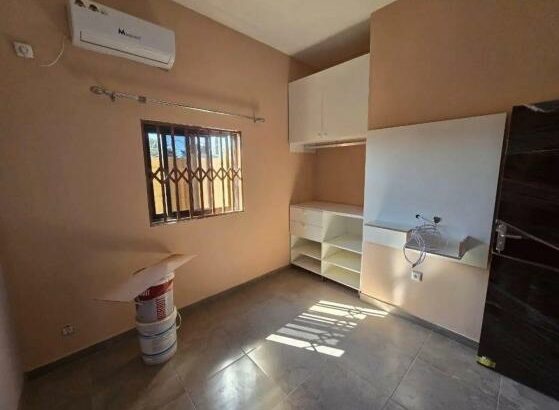 Arrenda-se Casa Tipo 2 na Circular Matola Gare