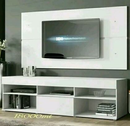 Carpintaria e Marcenaria fazemos RACK, PAINEL, RIPADO, ROUPEIROS, NICHOS, GARRAFEIRAS, ETC.