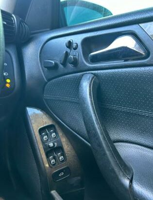 Mercedes-Benz  E230 V6