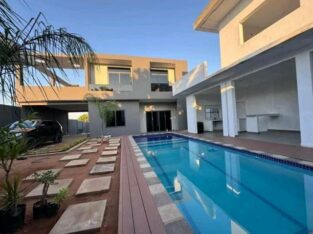 Vende-se Luxuosa Moradia duplex T4 em tchumene 1