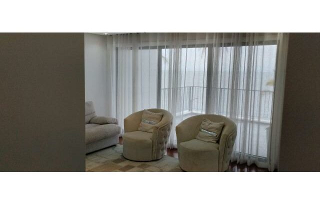ARRENDA-SE Luxuoso Apartamento T3 mobilado duplex no condomínio maresias