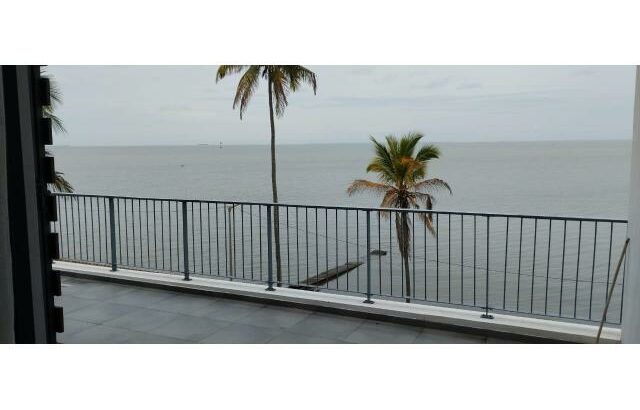 ARRENDA-SE Luxuoso Apartamento T3 mobilado duplex no condomínio maresias