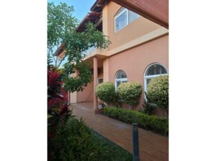VENDE-SE MORADIA T4 NO CONDOMÍNIO TRIUNFO NA Av. DA MARGINAL.
