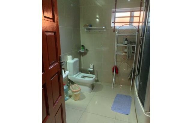 VENDE-SE MORADIA T4 NO CONDOMÍNIO TRIUNFO NA Av. DA MARGINAL.