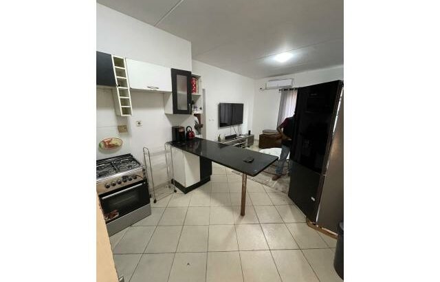 Vende-se Belíssimo Apartamento T2 no RC no condomínio casa jovem