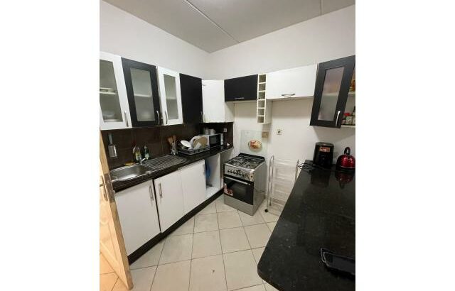 Vende-se Belíssimo Apartamento T2 no RC no condomínio casa jovem