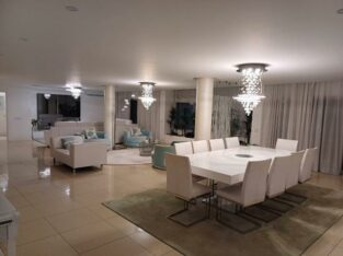 Arrenda-se Luxuoso penthouse T5 mobilada no condomínio Tulipas