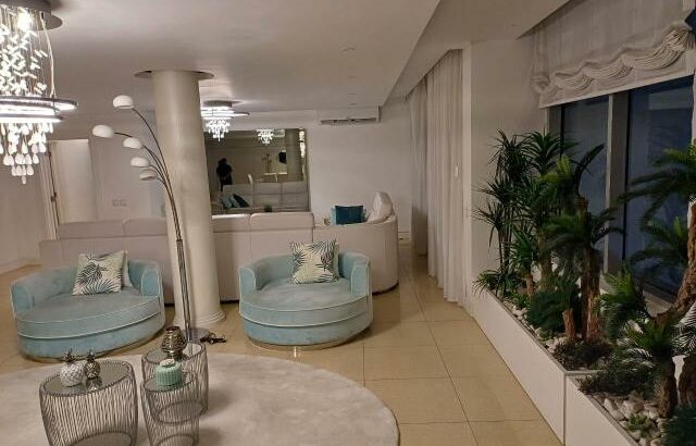 Arrenda-se Luxuoso penthouse T5 mobilada no condomínio Tulipas