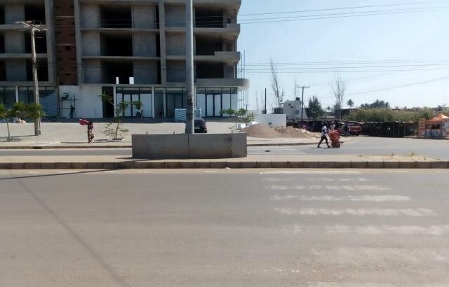 Costa Sol Zona Arenosa & Seca: Terreno 17/33 c/ Benfeitorias