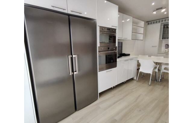 Vende-se Luxuosa Moradia T3 duplex no condomínio marés