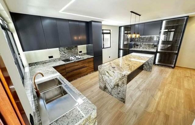 Arrenda-se Luxuosa Moradia T6 na sommerschield II marítimo