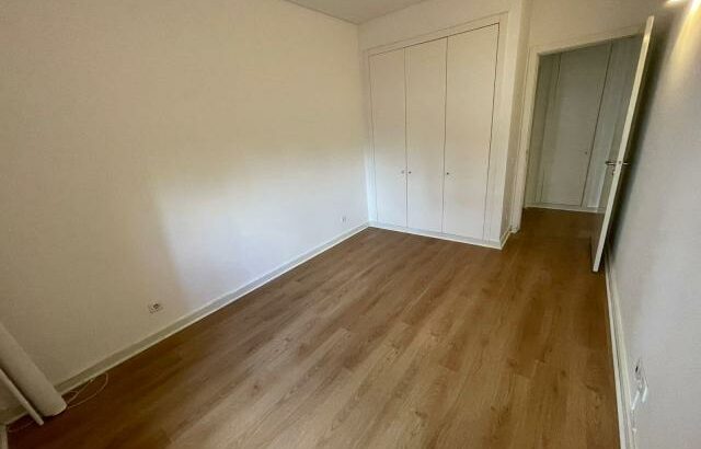 Arrenda-se Luxuoso Apartamento T3 mobilado no Xiluxa jardim