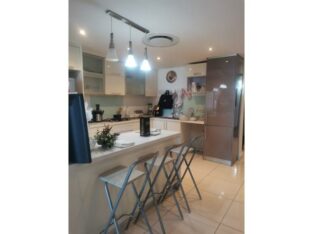 Vende-se Luxuoso Apartamento T3 mobilado no condomínio super marés
