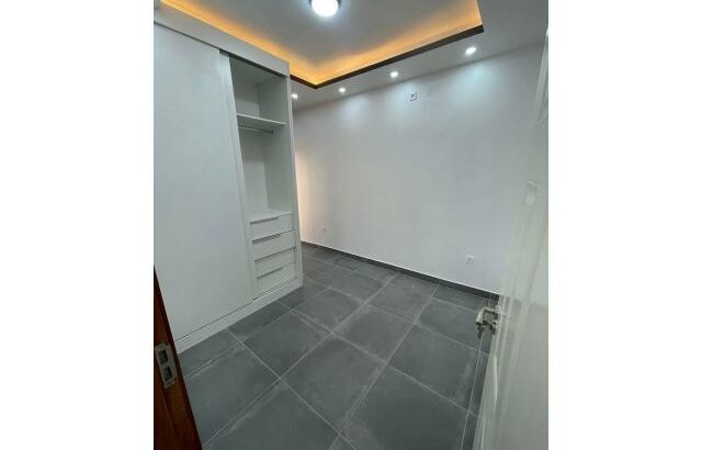 Vende-se Luxuosa Moradia T3 duplex no condomínio casa jovem