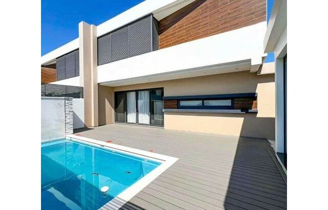 Arrenda-se Luxuosa Moradia T4 mobilada no condomínio massala