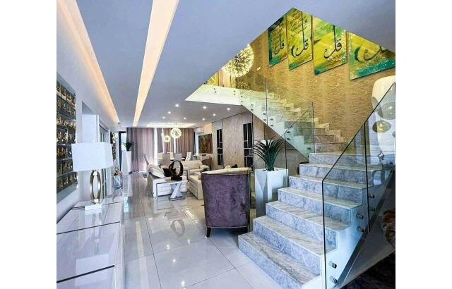 Arrenda-se Luxuosa Moradia T4 mobilada no condomínio massala