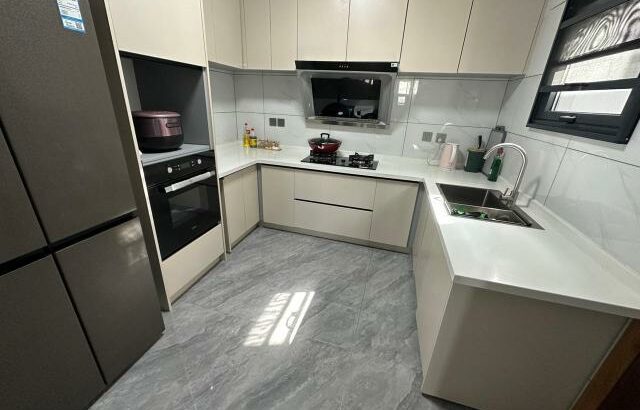 Arrendar luxuosa vivenda duplex T2 mobilada no condomínio casa jovem