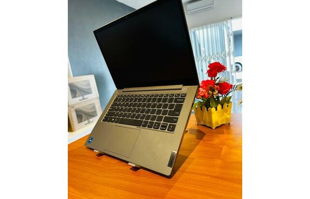 Lenovo ThinkBook, i7-12th Gen. 14-G4 Edição Exclusiva da Lenovo, Potente, Executivo e Moderno