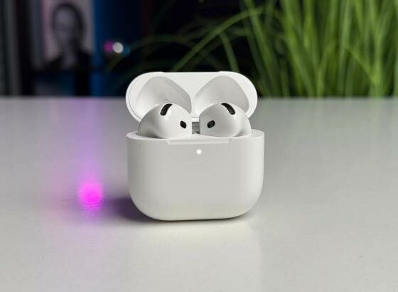 Airpods 4( mxp63), Apple. NOVOS, SELADOS