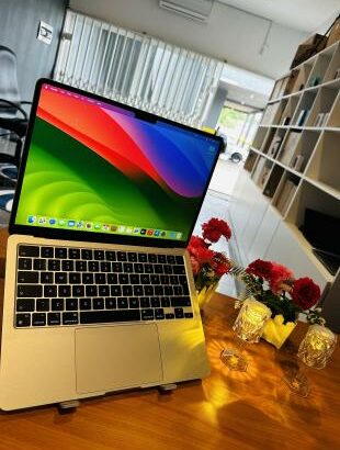 Apple MacBook Air 2022 M2 Starlight Em Promoção Entrega Gratuita Maputo/Matola   Processor: M2,RAM Memory: 8GB,Storage: 256GB SSD,Polegadas ⁠13.6”,Ret